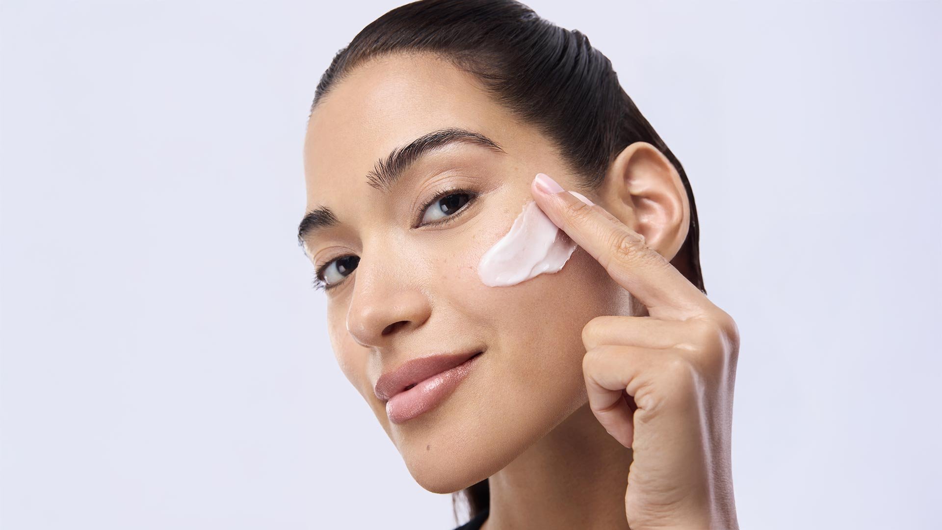 20241025 Digital Revitalift Filler Ha Cream Still1 Woman Dmi Image Na No Cta