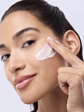 20241025 Digital Revitalift Filler Ha Cream Still1 Woman Dmi Image Na No Cta