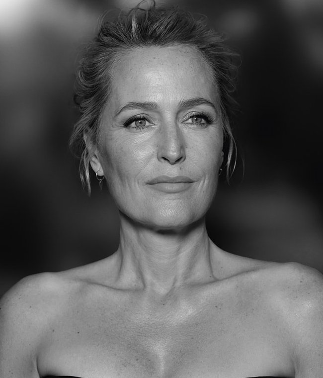260422 Oap Cannes26 Lights Of Women Worth Awards Gillian Anderson Mobile Dmi Website