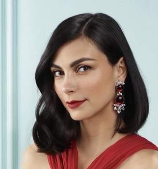Morena Baccarin Magic Retouch Spray Hero