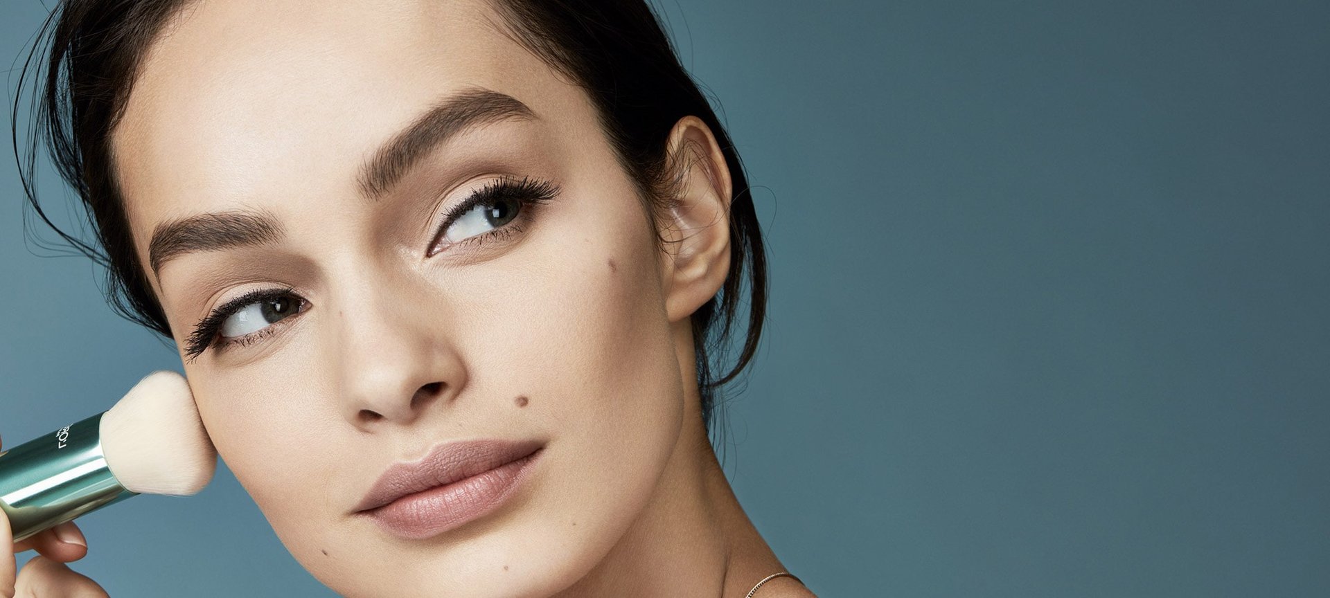 How To Apply Blusher Bronzer Makeup Techniques L Oreal Paris UK