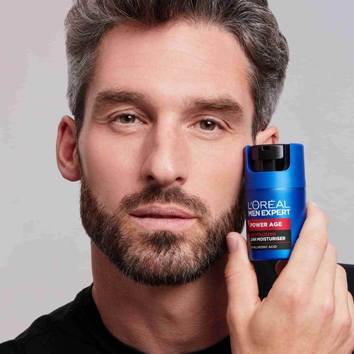 PA MOISTURISER PACKSHOT MODEL 1