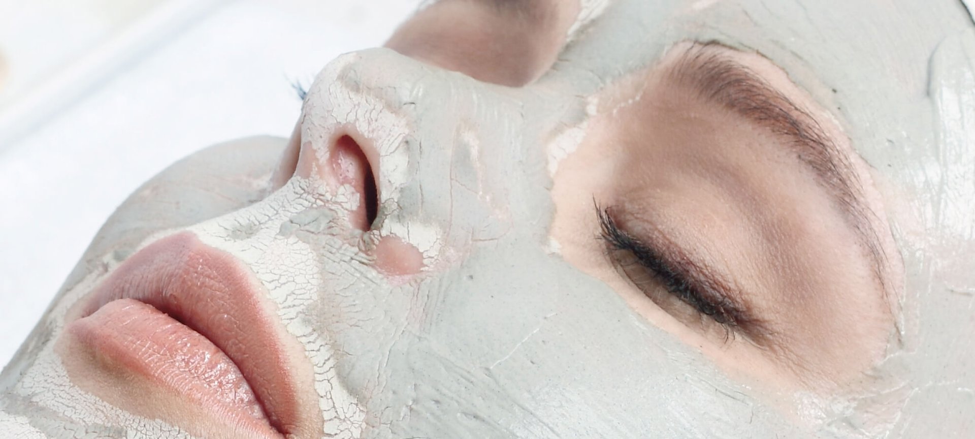 How Do Clay Masks Work When Applied On Skin L'Oréal Paris UK